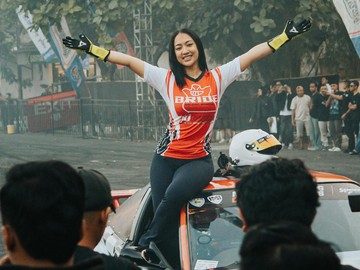 Aksi Anindita Hidayat Nge-drift Bikin Heboh