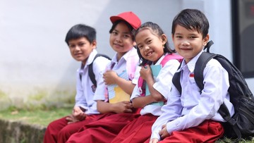 Kemendikdasmen Beri Bantuan Latih Murid Kelas 1-2 SD Belajar Menulis, Cek Caranya!