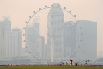Dampak Asap Karhutla RI ke Singapura: Durasi Khutbah Jumat Dipangkas-F1 Terancam