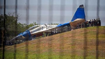 Viral Sukhoi Tergelincir, Warga Lihat Kepulan Asap di Belakang Pesawat